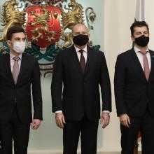 Nationalförsamlingens ordförande Minchev testar positivt för covid-19 efter CCNS-möte, premiärminister Petkov i karantän