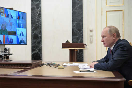 Russia - Putin discussed coronavirus, indexation of pensions and gasification with the government