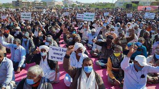 Индия - Подача паводковых вод Нармады в Катч: фермеры протестуют в городе Бхудж, требуя ускорения проекта