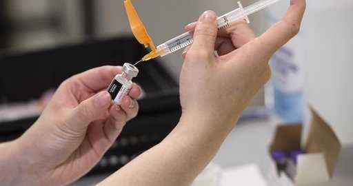 Канада – заказани састанци за вакцинацију против ЦОВИД-19 у региону Ватерло, неке клинике пролазе