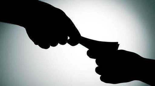 Indie – Policjant z Pune aresztowany za „przyjęcie łapówki w wysokości 2000 rupii”