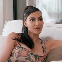 Kim Kardashian i Floyd Mayweather pozwali za reklamę „spekulacyjnej” kryptowaluty EthereumMax