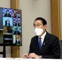 Япония намерена смягчить правила в отношении близких контактов и госпитализации COVID