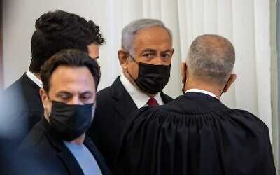Израиль - Секретная сделка о признании вины в суде по делу Нетаньяху о коррупции, как говорят, ожидает его одобрения