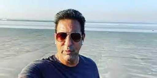 Мисија бившег капетана Васима Акрама је да очисти плажу Сеавиев у Карачију