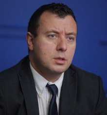 Мы не поддерживаем агрессию против журналистов и полицейских, заявил Петар Петров из «Возраждане»