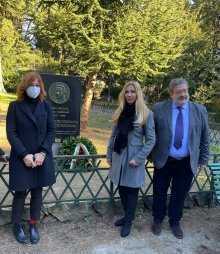 Uma placa memorial para a grande cantora de ópera Elena Nikolai foi revelada em Gênova