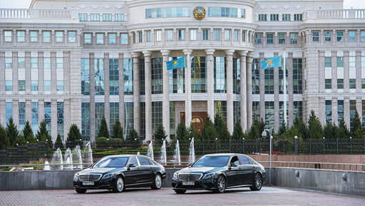 كازاخستان تفسر استقالات المقربين من نزارباييف