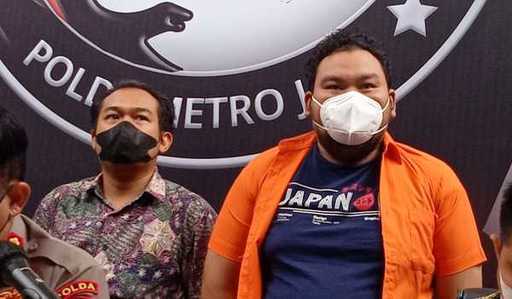 Fico Fachriza greps med gorillatobakTaiwan-artister firar Jakarta Biennale 2021 Att känna till Fico Fachriza, komiker arresterad för droger
