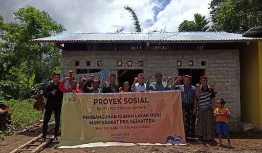 PK-177 leistet Hilfe bei der Sanierung unbewohnbarer Häuser in Manggarai