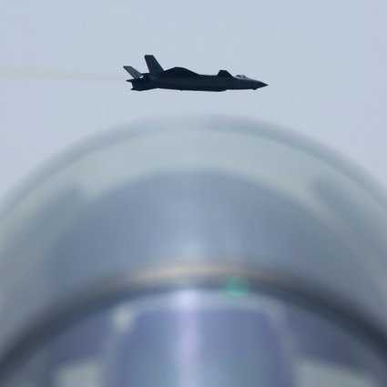 По словам Авика, перед развертыванием истребителя-невидимки близок к китайскому J-20