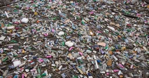 العلامات التجارية الكبرى تدعو إلى اتفاق عالمي لخفض إنتاج البلاستيك
