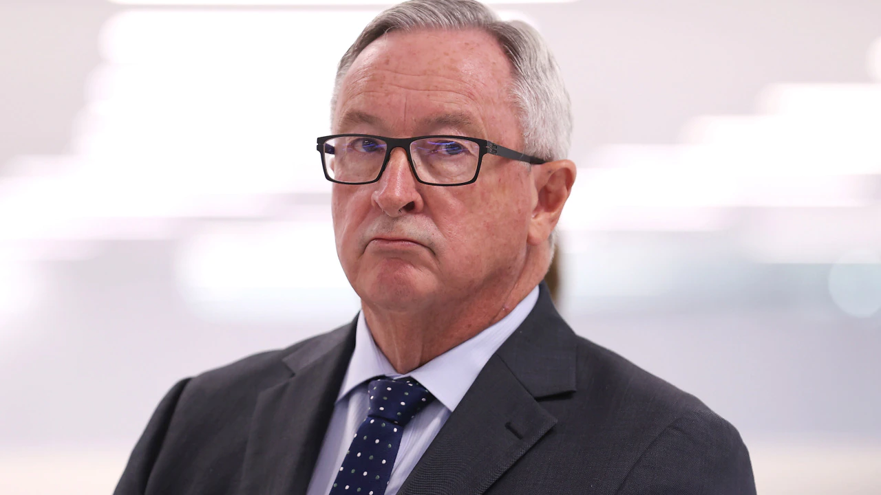 Австралія: «Підбати когось, крім себе»: міністр охорони здоров’я Нового Південного Уэльса обурює неваксованих