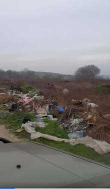 Po sygnale rozpoczęło się czyszczenie nielegalnego wysypiska śmieci w pobliżu wsi Zlato Pole, gmina Dimitrowgrad