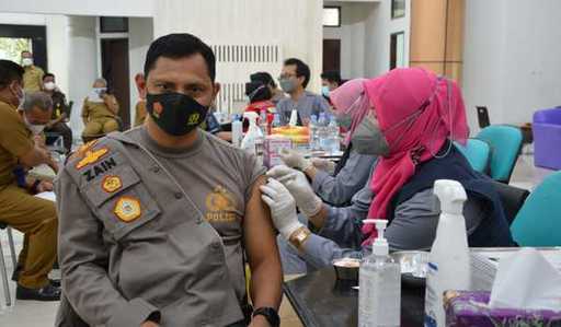 Rząd Regencji Tangerang przygotowuje 80 000 dawek szczepionki przypominającej dla ASN w Wietnamie znajduje pierwszy lokalny przypadek wariantu Omicron Od środy W Indonezji jest 882 przypadków Omicron