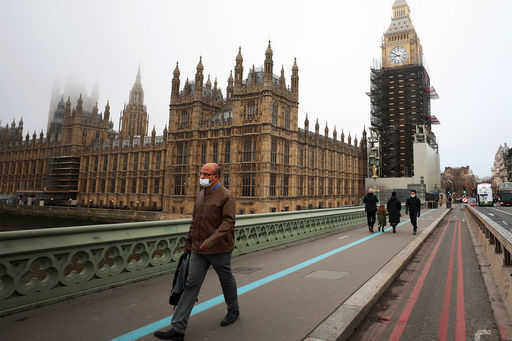 Maski są usuwane w Londynie. Anglia anuluje większość środków przeciwko COVID-19