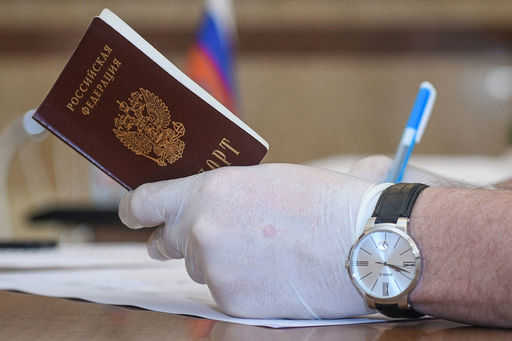 Rusom so povedali o pravici do odškodnine za skeniranje potnega lista