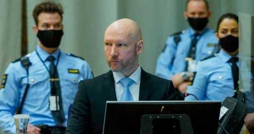 Норвежский массовый убийца Брейвик сейчас так же опасен, как и десять лет назад, заявил суд