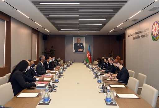 Азербејџан – Министар Џејхун Бајрамов састао се са замеником малезијског министра спољних послова Камарудином Џафаром