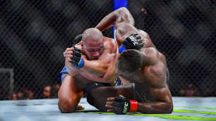 „Nudna walka” Słynny bloger-bokser zareagował na walkę o mistrzostwo wagi ciężkiej UFC