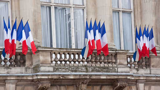 علمت وسائل الإعلام بخطط فرنسا لإجلاء موظفي سفارتها في كييف
