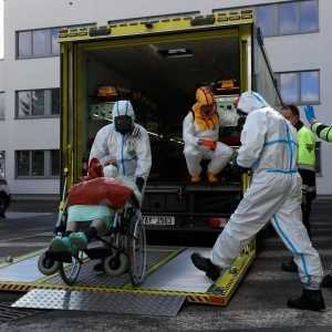Las hospitalizaciones por virus en República Checa aumentan en medio de un aumento récord de omicron