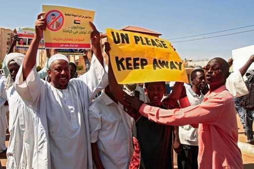 Суданцы протестуют против переговоров ООН по урегулированию кризиса после переворота