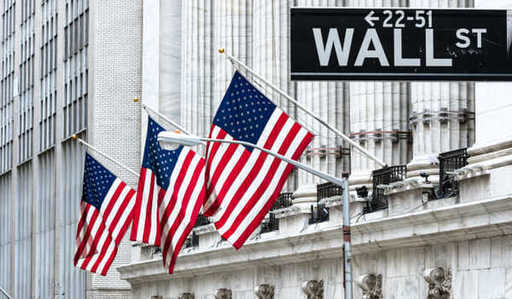 Fed sprísni politiku, Wall Street koriguje reakciu na pozastavenie akcií, Bukit Darmo pripravuje podnikové...