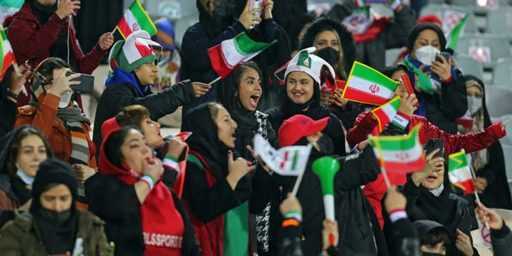 Taremi wystrzeliwuje Iran do finału Mistrzostw Świata w 2022 roku, wygrywając z Irakiem