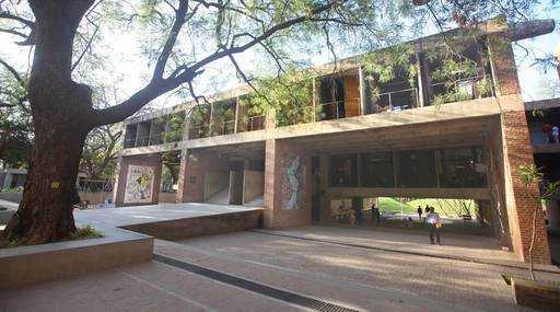 Indie – Ahmedabad: Uniwersytet CEPT organizuje wirtualną ceremonię zwołania