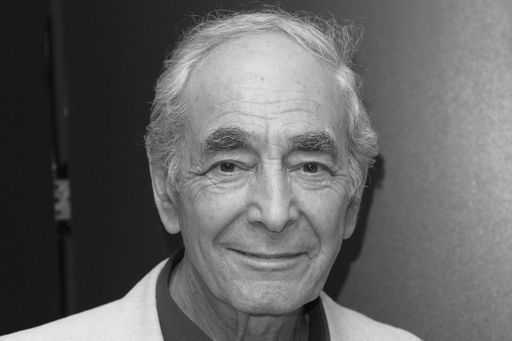 Actor Leonard Fenton dies at 95