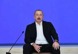 Aserbaidschan - Berührender Dialog zwischen Präsident Ilham Aliyev und der Tochter des Nationalhelden Polad Gashimov