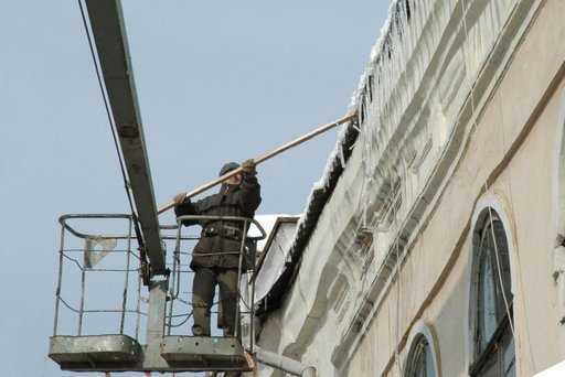 Rusland - In Saratov werd een gepensioneerde veroordeeld voor een balkon dat niet was schoongemaakt van sneeuw en ijs