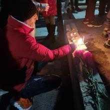 Више стотина Врачана окупило се на протесту испред Хитне помоћи због смрти 43-годишње жене