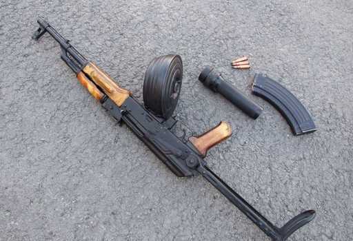 I olika regioner i republiken hittades medborgare som olagligt lagrade sju jaktgevär