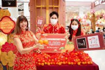 Japan - De 1 en Prudential Thailand vieren CNY met 8.888 sinaasappels om de Thaise bevolking geluk en voorspoed te geven