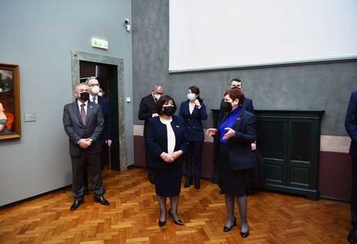 Azerbejdżańska delegacja parlamentarna kontynuuje wizytę na Łotwie