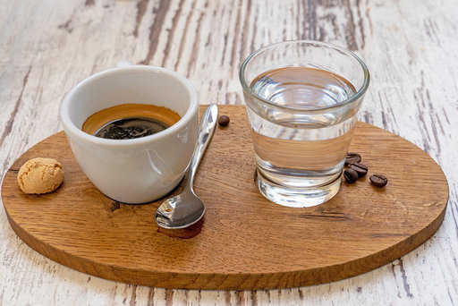 Rusko - Odborníčka na výživu Antonina Savolyuk odporučila piť kávu s vodou