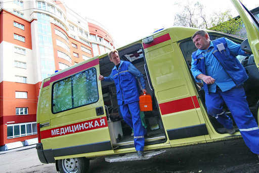 Ryssland - Läkare förklarar när man ska ringa en ambulans för covid-19