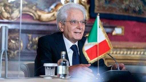 Italijanski predsednik Mattarella je bil ponovno izvoljen, kar je ublažilo krizo