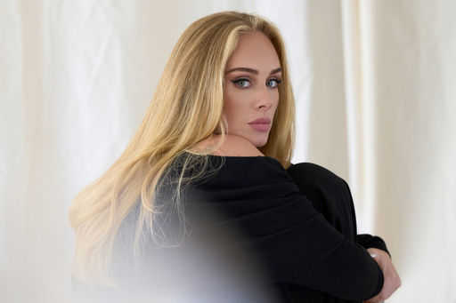 Adele denies relationship rumors