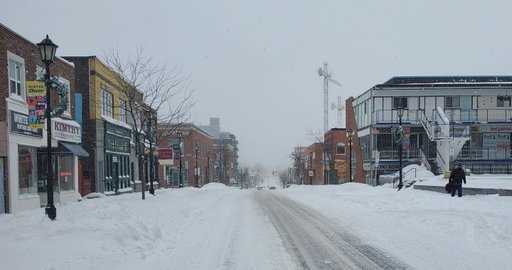 كندا - يسري حظر وقوف السيارات في حدث الثلج ليلة الأربعاء في كيتشنر وكامبريدج وواترلو