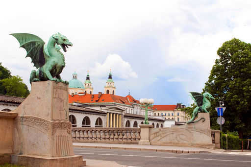 Eslovênia deixa temporariamente de emitir vistos para russos