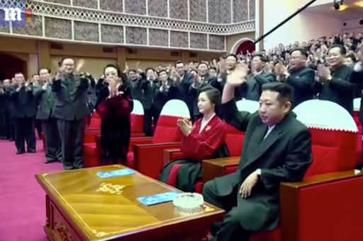 Vrouw van Kim Jong-un verscheen voor het eerst in lange tijd in het openbaar