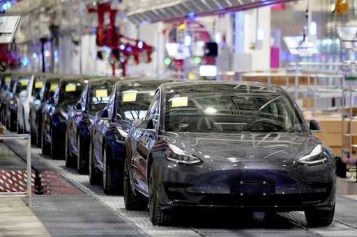 Tesla wymienia 817 000 pojazdów elektrycznych z powodu usterki dzwonka pasów bezpieczeństwa