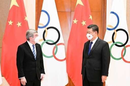 Xi obljublja varne, čudovite zimske olimpijske igre, ko se število primerov COVID-a povečuje