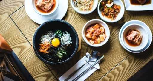 ما يأكله الكوريون في سنغافورة في رأس السنة القمرية الجديدة