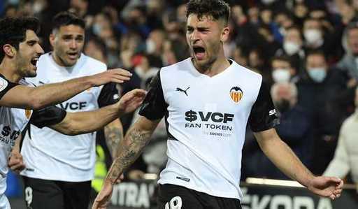 Învinge Cadiz, Valencia până în semifinala Cupei Regelui