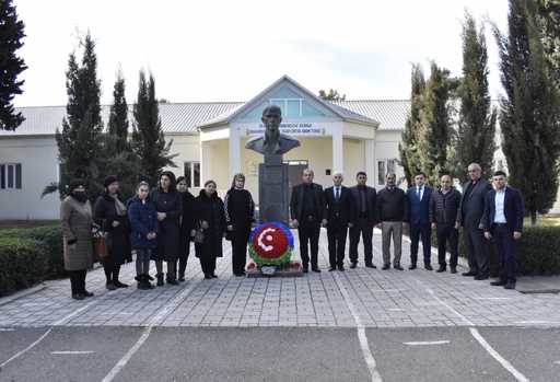 Азербайджан - Шанаванне памяць адважнага салдата Рахіба Мамедава