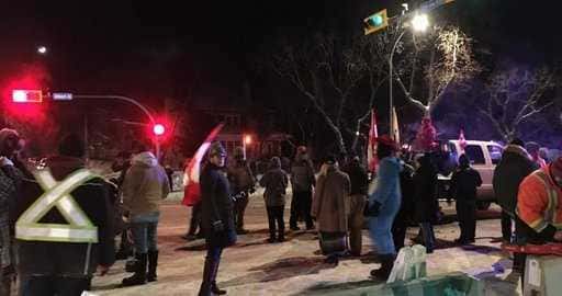 Kanada – policja Regina wydaje 32 bilety w związku z weekendowym protestem antymandatowym
